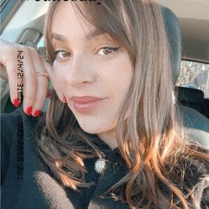 Meet your Posher, Danielle